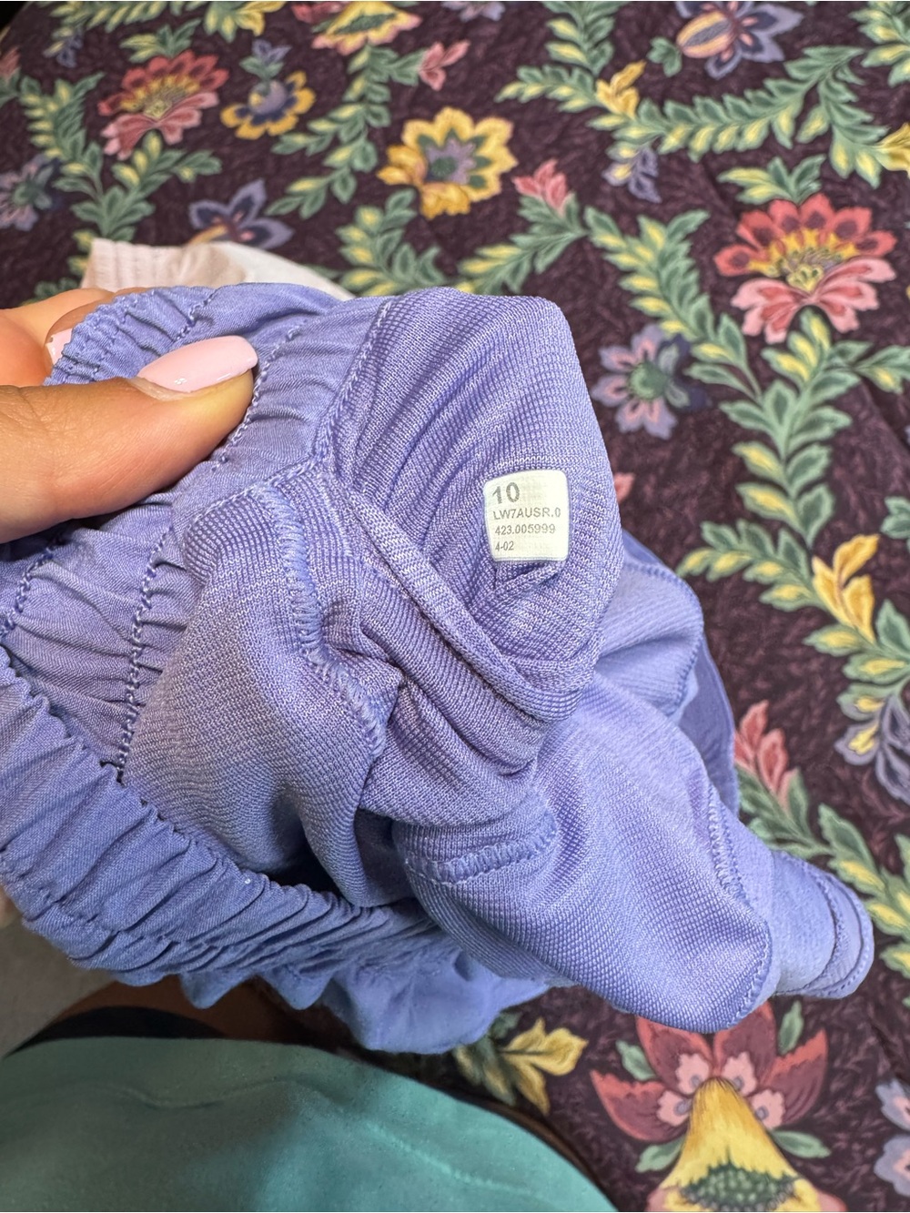 lululemon athletica Women's low rise hotty hots 2.5 inch - Picture 3 of 3